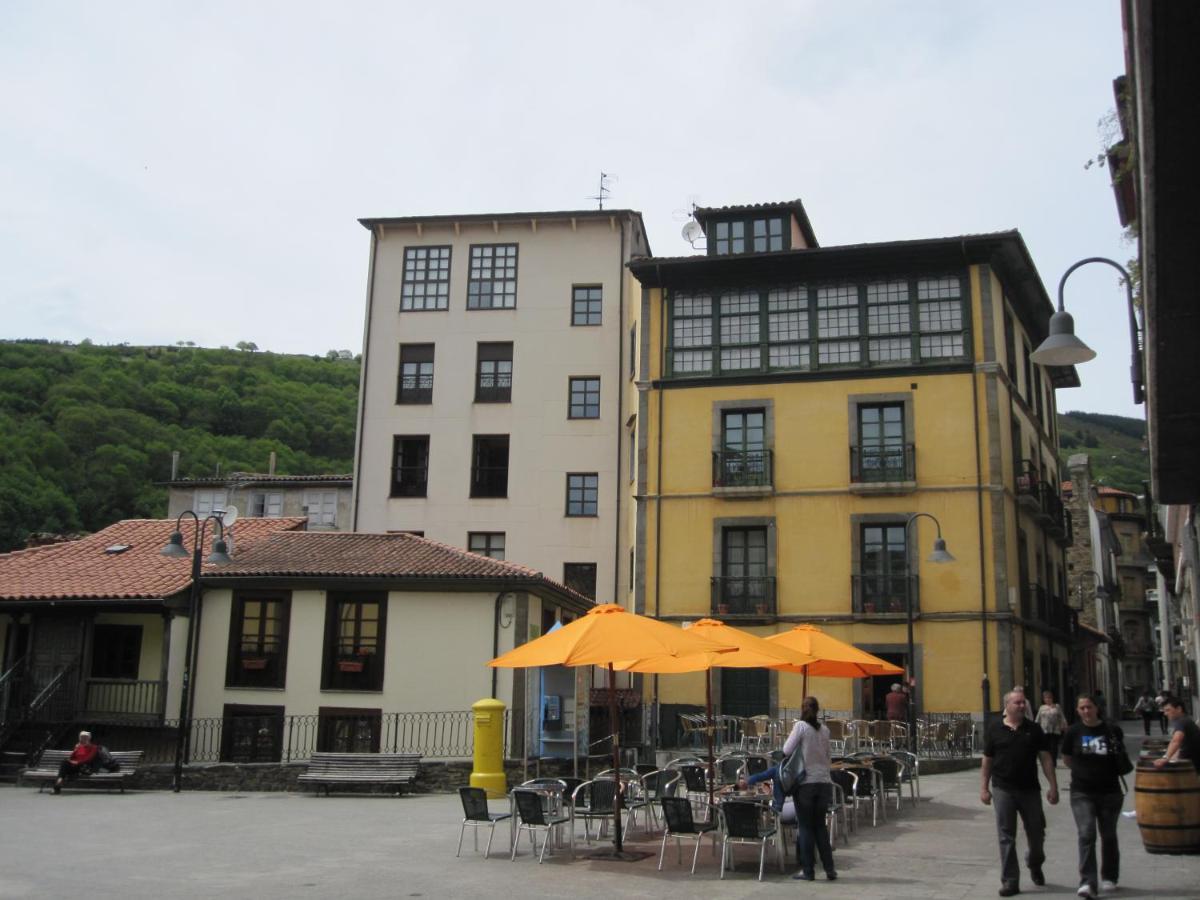 La Refierta Lejlighed Cangas De Narcea Eksteriør billede
